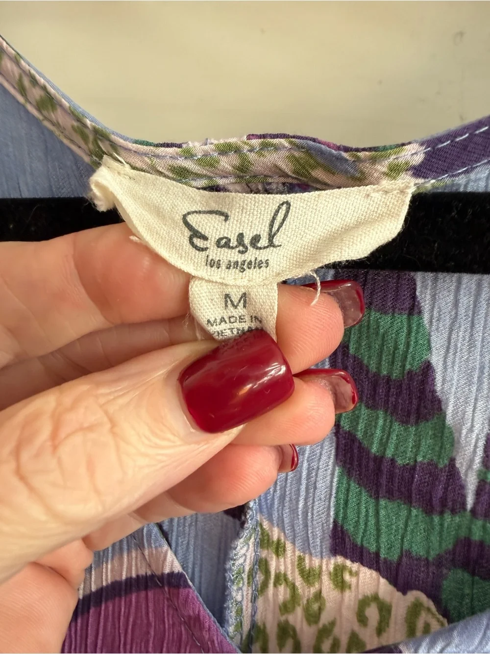 easel relaxed casual